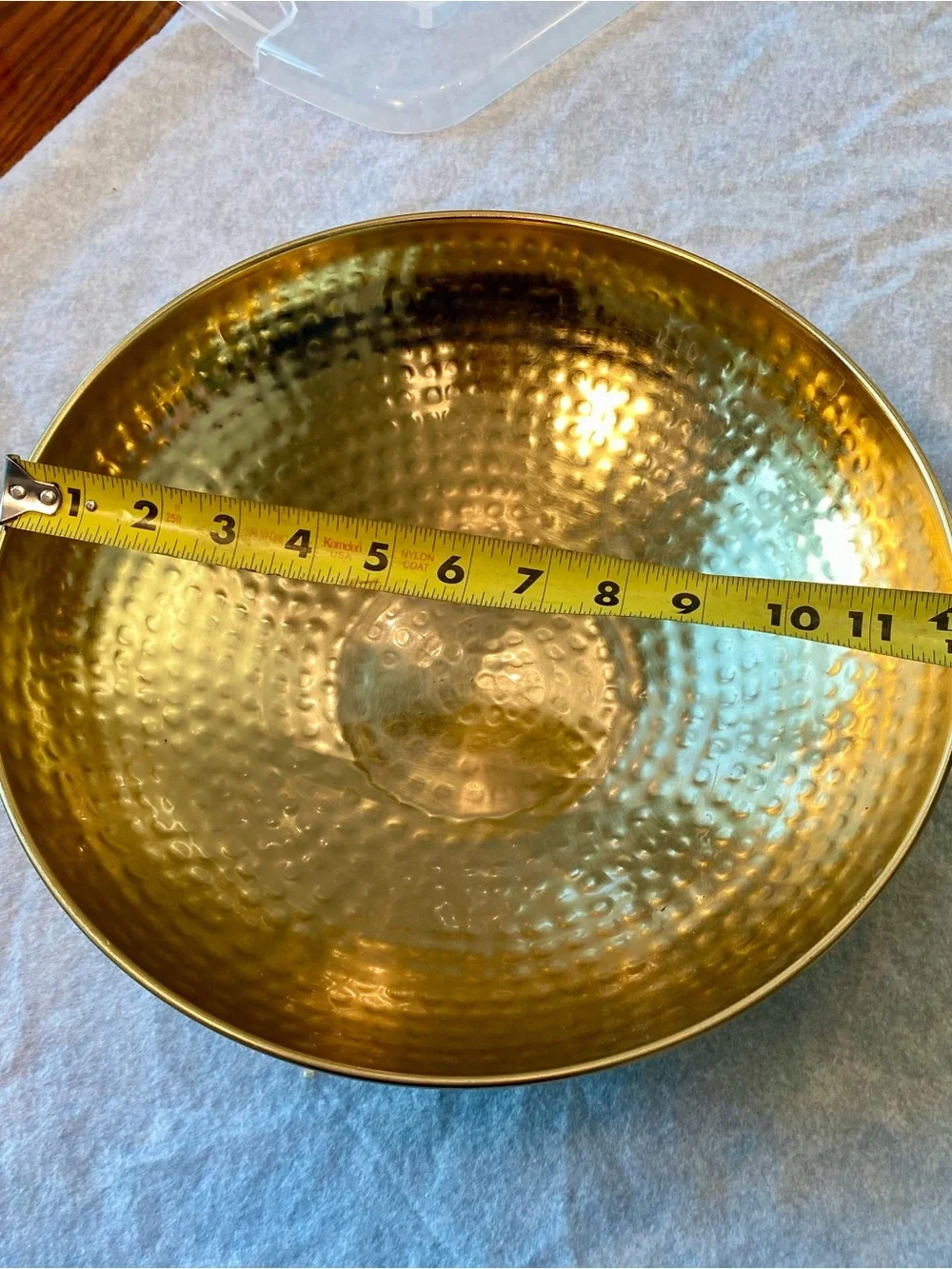 Hammered Metal Decorative Bowl in Luminous Gold